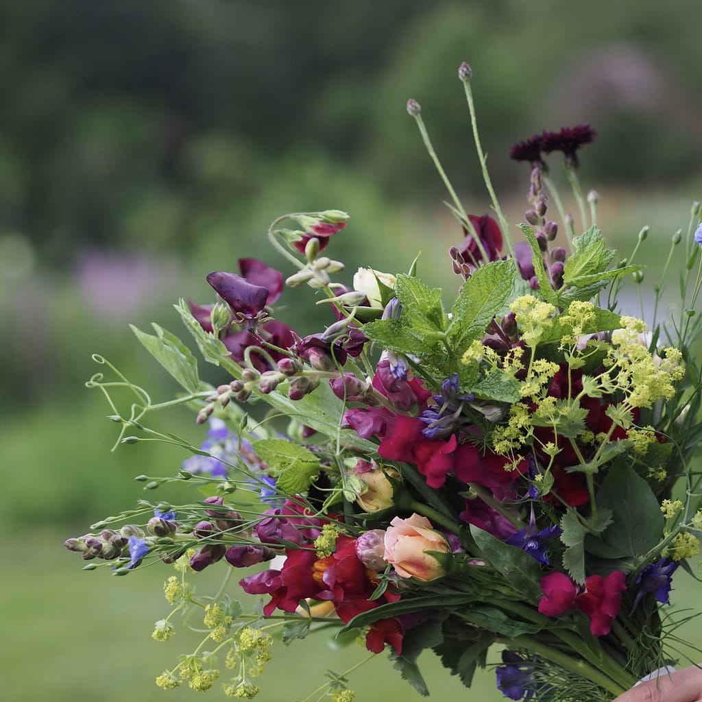 Saisonaler Blumenstrauß